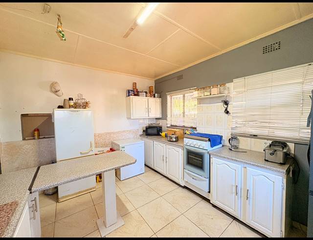 4 BEDROOM HOUSE FOR SALE IN SASOLBURG EXT 12